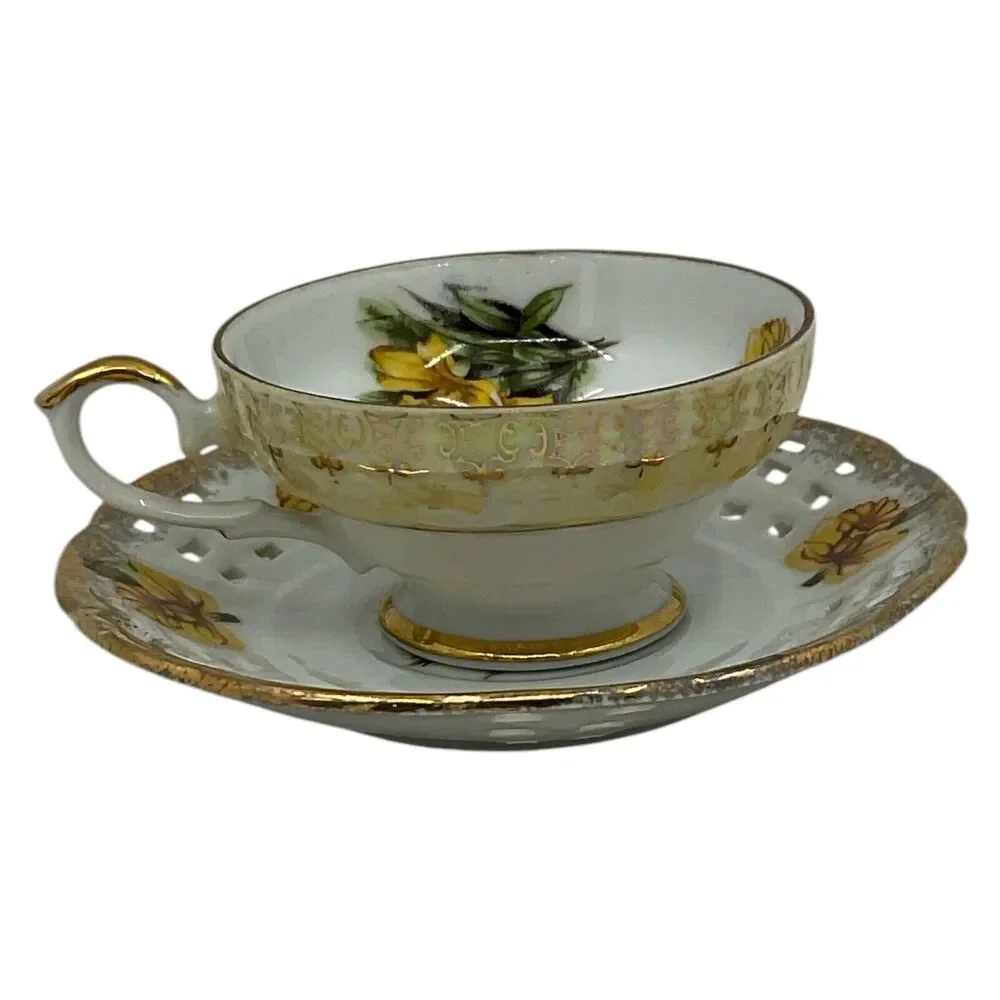 Trimont Ware daffodil yellow